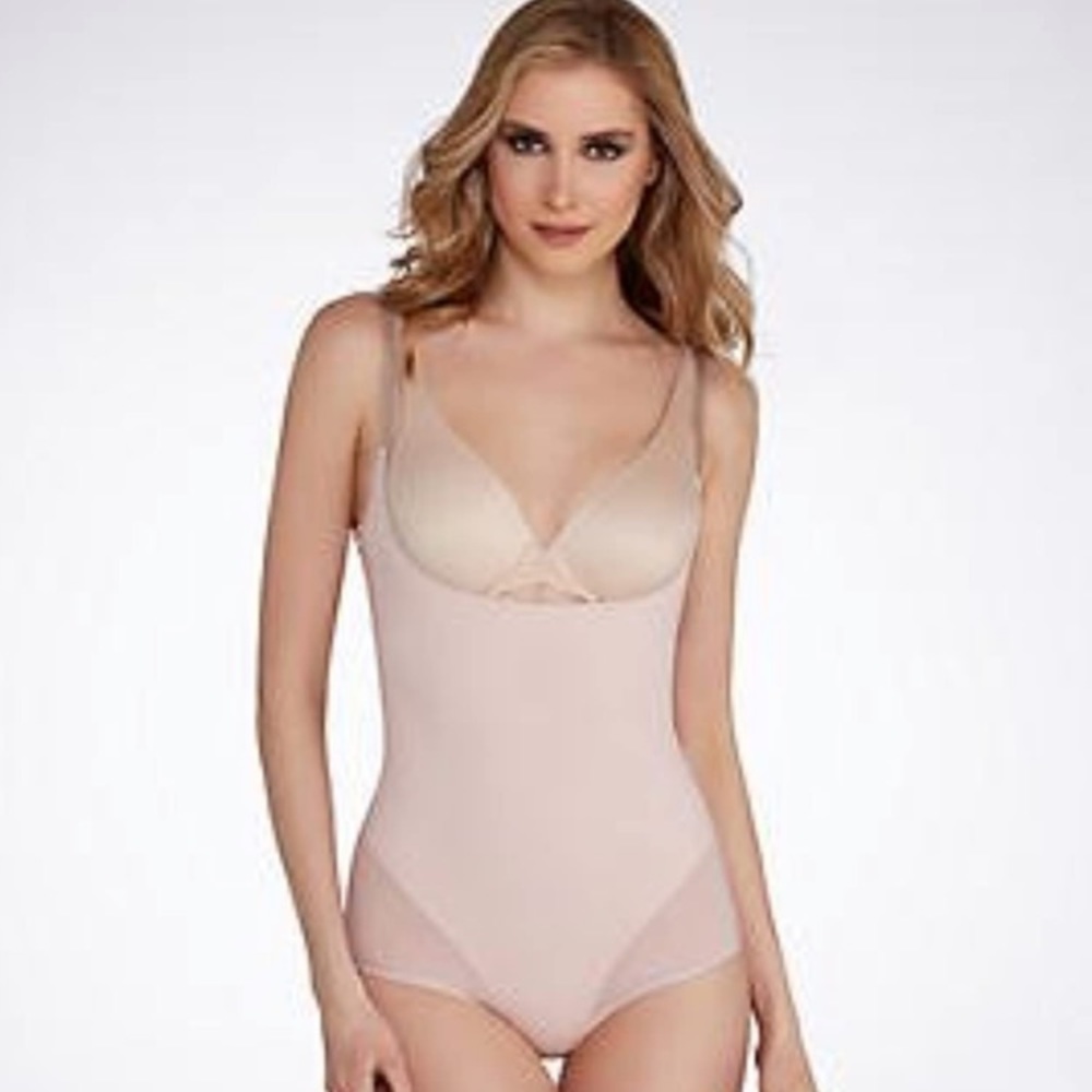 SPANX NWT Colorblock Open-Bust Bodysuit